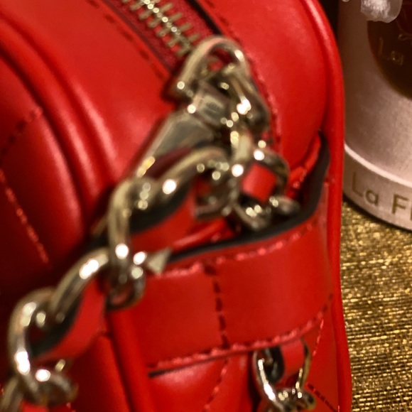 Guess camera bag - Picture 15 of 16